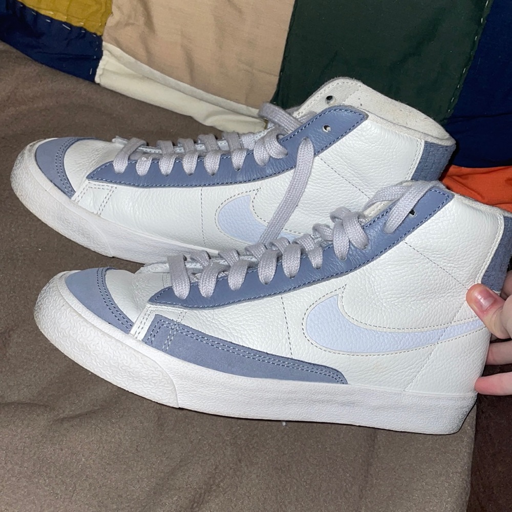 BLUE Nike blazers 7.5 WOMENS BRAND NEW WORN ONCE